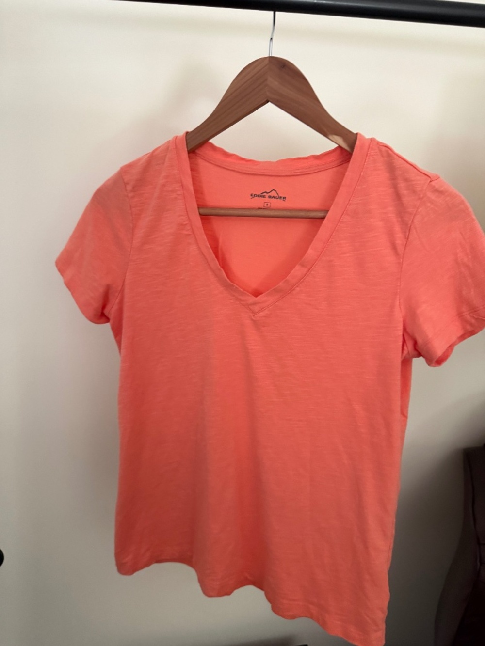 Eddie Bauer Coral Orange Slub Knit V-Neck Tee Short Sleeve Size S